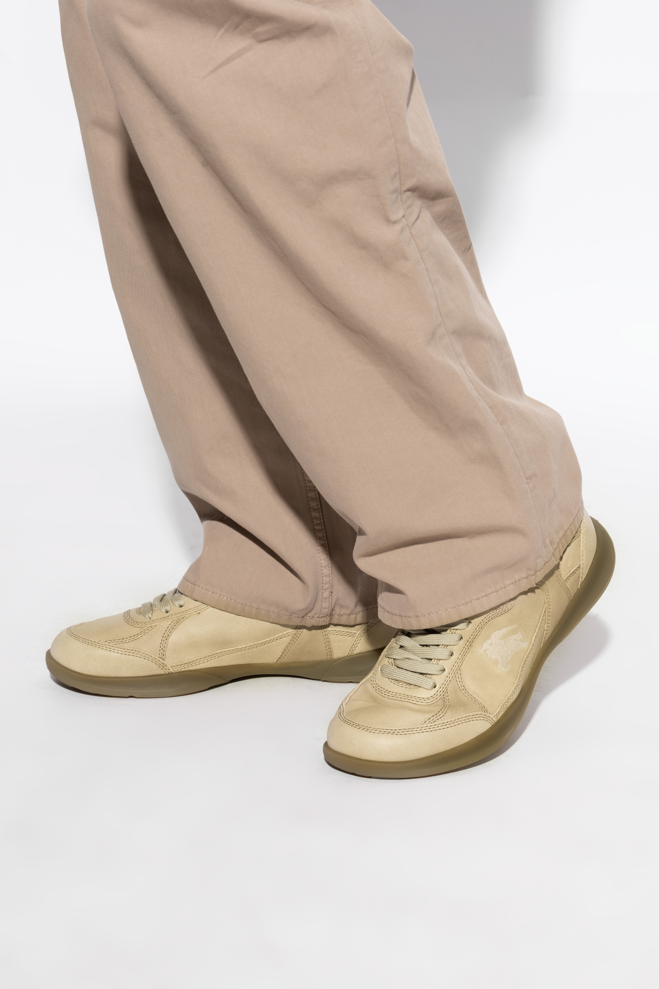 【関税込み】Burberry ベージュ Matrix レザースニーカー Burberry Sneakers Matrix | Men's Shoes | Vitkac